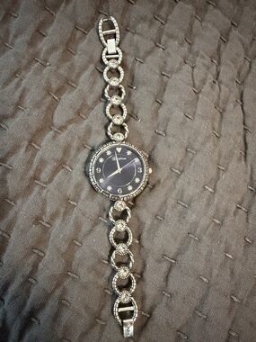 Elegant Women's Silver Bracelet Watch with Black Dial